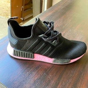 Adidas NMD _T1. R1 size 8.5 black and pink